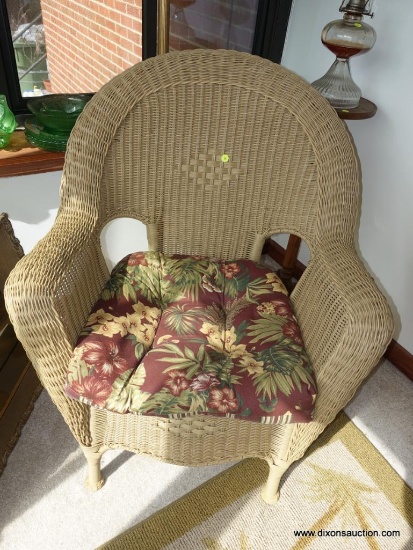 (SUNRM) MODERN VINYL WICKER ARM CHAIR- GREAT INDOORS OR OUT- INCLUDES PAD- 30"W X 22"L X 36"H (
