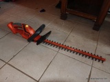 (BASE-STAIR-RM) BLACK AND DECKER BATTERY POWERED HEDGE TRIMMER