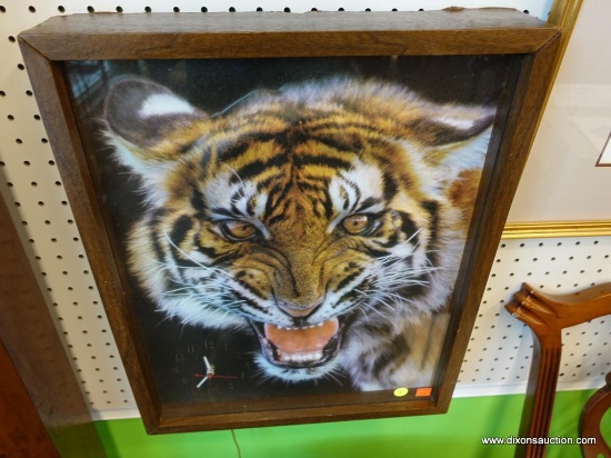 FRAMED 3-TIGER CLOCK