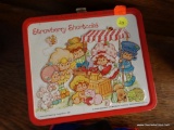 STRAWBERRY SHORTCAKE METAL LUNCHBOX