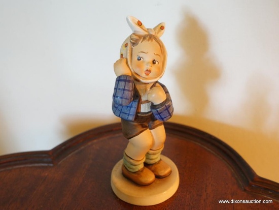 (LR) GOEBEL HUMMEL FIGURINE OF BOY WITH TOOTH ACHE-5.5"H