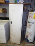 (UTILITY RM) VINTAGE METAL 1 DOOR CABINET- 18