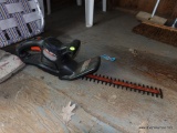 (SHED) BLACK AND DECKER ELECTRIC HEDGE TRIMMER