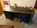 (OFFICE) METAL AND FAUX WOOD DESK- 60