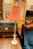 PINEAPPLE TABLE LAMP WITH RED SHADE