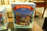 DICKENSVILLE COLLECTIBLES LIGHTED HOUSE