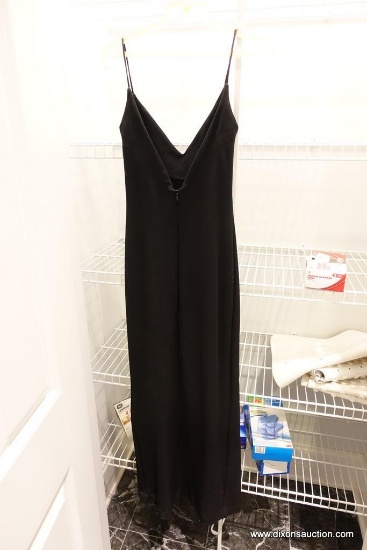 (CLO2) LADIES FORMAL EVENING GOWN; SLIGHTLY PLUNGING V-NECK, SPAGHETTI STRAPS, STRAIGHT LINES, AND