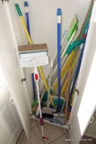 (LAU) BROOM CLOSET CONTENTS LOT; INCLUDES ASSORTED HANDLED ITEMS SUCH AS BROOMS, SWIFFERS, WET/DRY