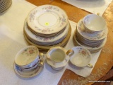 (KIT) 31 PC. OF HAVILAND LIMOGES CHINA- 4 DINNER PLATES, 4 LUNCHEON PLATES, 3 DESSERT, 4 BREAD, 8