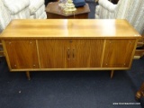 LANE CHEST; MID-CENTURY MODERN BLANKET CHEST WITH LIFT TOP LID AND ORIGINAL LANE BOOKLET. MEASURES