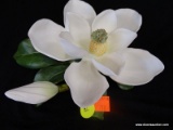 HOMCO MASTERPIECE PORCELAIN MAGNOLIA FLOWER FIGURINE; MADE IN 1985 PER MARKINGS ON UNDERSIDE,