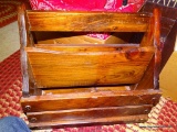 (DEN) PINE MAGAZINE RACK- 18