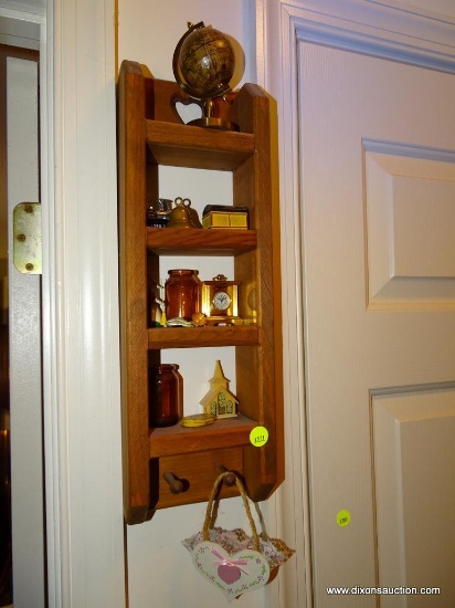 (UHAL) WALL SHELF WITH CONTENTS: MINIATURE BRASS CASE CARRIAGE CLOCK, MINIATURE GLOBE, AMBER PILL