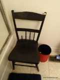 (UBTH) BLACK PAINTED PLANK BOTTOM CHAIR: 15 IN X 14 IN X 32 IN