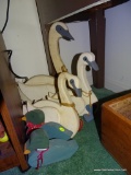 (DUCK) WOODEN DECOR LOT: 3 ARE WHITE GEESE AND 2 ARE BLUE DUCKS