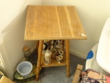 (BED1) ANTIQUE SQUARE END TABLE WITH 1 LOWER SHELF AND ROPED EDGING: 16 IN X 16 IN X 25 IN