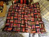 (BED1) VINTAGE QUILT IN MULTIPLE COLORS AND OVERLAPPING SQUARE PATTERN