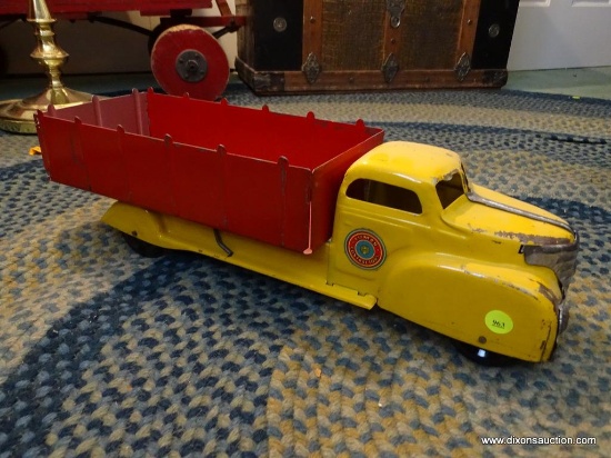 (TOY) ANTIQUE MARX DUMP TRUCK- ( MINOR PAINT LOSS ON FRONT AND SIDES OF DUMP BODY- VERY GOOD
