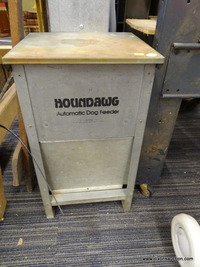 metal gravity dog feeder