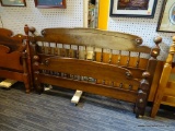 SPINDLED CANNONBALL HEADBOARD AND FOOTBOARD; WITH ROLLED PANELS OVER SPINDLED DETAILS, WITH SQUARE