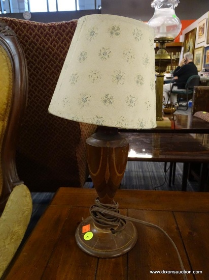 SMALL VINTAGE WOODEN BASE TABLE LAMP; STANDS 17 IN TALL, COMES WITH PATTERNED OFF WHITE LAMPSHADE.