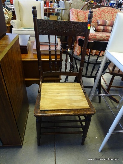 (R2) SIDE CHAIR; ANTIQUE PRESSED AND SPINDLE BACK MAHOGANY SIDE CHAIR. MEASURES 16.5 IN X 20 IN X 40