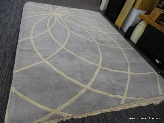 SURYA 100% WOOL MADE IN INDIA FROM THE FORUM COLLECTION. 10 FT X 14 FT. IN GRAY AND IVORY