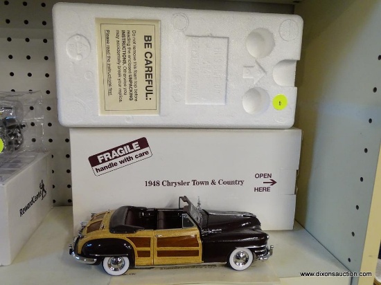 CHRYSLER TOWN & COUNTRY; THE DANBURY MINT 1948 CHRYSLER TOWN & COUNTRY 1:24 SCALE MODEL CAR WITH THE