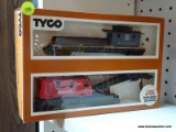 TYCO CRANE CAR WITH BOOM TENDER; TYCO SANTA FE OPERATING CRANE CAR WITH SANTA FE BOOM TENDER. HAS 3