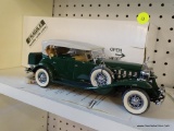 CADILLAC V16 SPORT PHAETON; THE DANBURY MINT 1932 CADILLAC V16 SPORT PHAETON 1:24 SCALE MODEL CAR