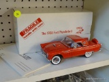 FORD THUNDERBIRD; THE DANBURY MINT 1956 FORD THUNDERBIRD 1:24 SCALE MODEL CAR WITH THE ORIGINAL BOX