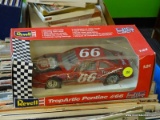 (CNTR) REVELL STOCK CAR; 1:24 SCALE DIECAST STOCK CAR #66. IN THE ORIGINAL BOX.