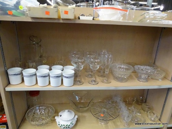 (R1A) SHELF LOT OF ASSORTED GLASSWARE; THIS LOT INCLUDES 8 BLACK AND WHITE MUGS, 5 GLASSES WITH A