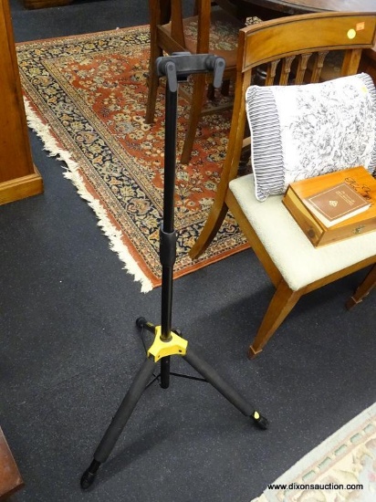 HERCULES GUITAR STAND; 1 OF A PAIR OF HERCULES GUITAR STANDS IN BLACK, HANGING GUITAR STAND FOR