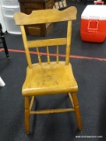 MAPLE SPINDLE SIDE CHAIR; PEGGED CONSTRUCTION, WITH A FLAT CREST RAIL AND ROUNDED CORNERS OVER A