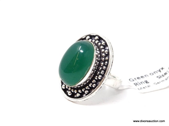 GERMAN SILVER & GREEN ONYX GEMSTONE RING. APPROX. RING SIZE 6.