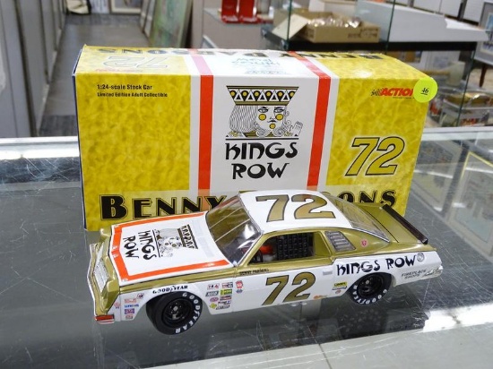 (R4) NASCAR 1:24 SCALE DIECAST COLLECTIBLE STOCK CAR; #72 KING'S ROW 1972 CHEVY MALIBU DRIVEN BY