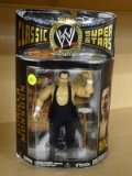 (R2) WWE CLASSIC SUPERSTARS GORILLA MONSOON ACTION FIGURE; NEW IN BOX! WWE CLASSIC SUPERSTARS