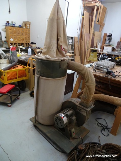 GRIZZLY DUST COLLECTOR; GRIZZLY 2HP DUST COLLECTOR. THIS COLLECTION HAS A 2HP JUI CHUN MOTOR. RUNS