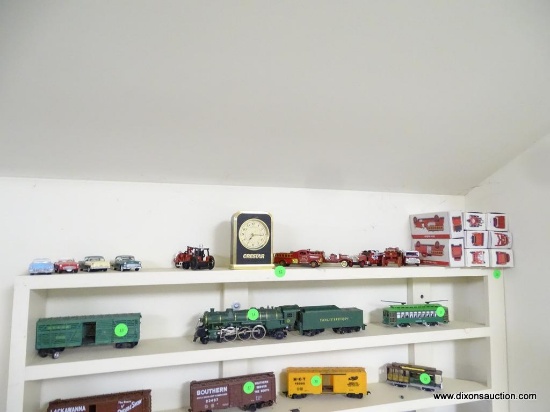 TOP SHELF LOT OF ASSORTED MODELS; 11 TOTAL PIECES. INCLUDES 4 1950'S CLASSIC CARS (EACH MEASURING