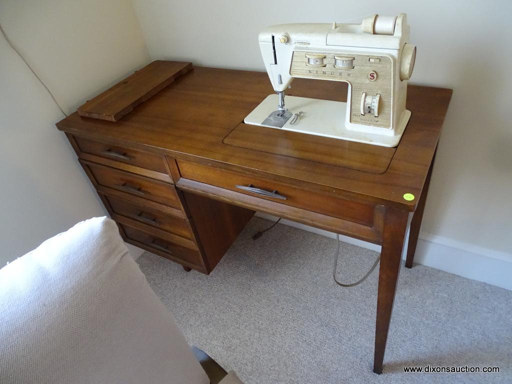 MBR) SINGER SEWING MACHINE TABLE; DELUXE ZIG ZAG