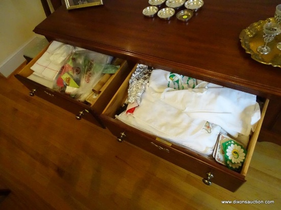 (DR) 2 DRAWER LOT OF LINENS AND NAPKINS (IN QUEEN ANNE SIDEBOARD); 2 DRAWERS OF SIDEBOARD CONTAINS