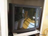 (FAM) 28 IN SCREEN TV; SONY TRINITRON 28 IN TV. IS IN WORKING CONDITION! HAS A REMOTE.