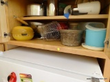 (KIT) ASSORTED SHELF LOT; INCLUDES A FRYING BASKET, A LARGE COLANDER, TUPPERWARE CONTAINERS, AND
