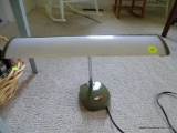 (DBED) METAL DESK LAMP; GREEN METAL DESK LAMP. MEASURES 15.5 IN X 13 IN