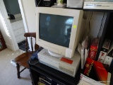 (OFF) COMPUTER; GATEWAY 15 IN MONITOR WITH PACKARD BELL LEGEND 90CD HARD DRIVE, INCLUDES A BOSTON