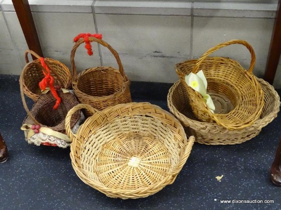 ASSORTED BASKETS LOT; TOTAL OF 6 ASSORTED SIZE AND SHAPE. 4 HAVE SINGLE CARRYING HANDLES, ONE HAS