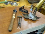 LOT OF ASSORTED PRIMITIVE TOOLS; THIS LOT INCLUDES 5 PIECES; A LEVEL, A WOODEN HANDLED TOOL AND