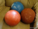 (R3) MEDICINE BALL LOT; INCLUDES AN 8LB BALL, A 3 KG BALL, AND A 4 KG BALL. ALL ARE IN VERY GOOD