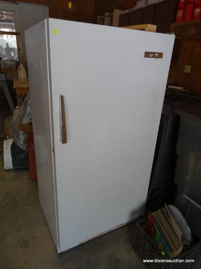 (GAR) UPRIGHT FREEZER; HOLIDAY UPRIGHT FREEZER, MODEL DF-15-BMWHAT. MEASURES 30 IN X 27 IN X 60 IN.